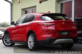 Alfa Romeo Stelvio 2.0 Q4 VELOCE 2017