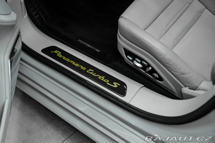 Porsche Panamera Turbo S E-hybrid 2018