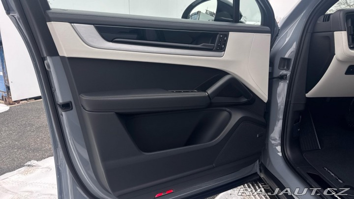 Porsche Cayenne E-Hybrid 2026