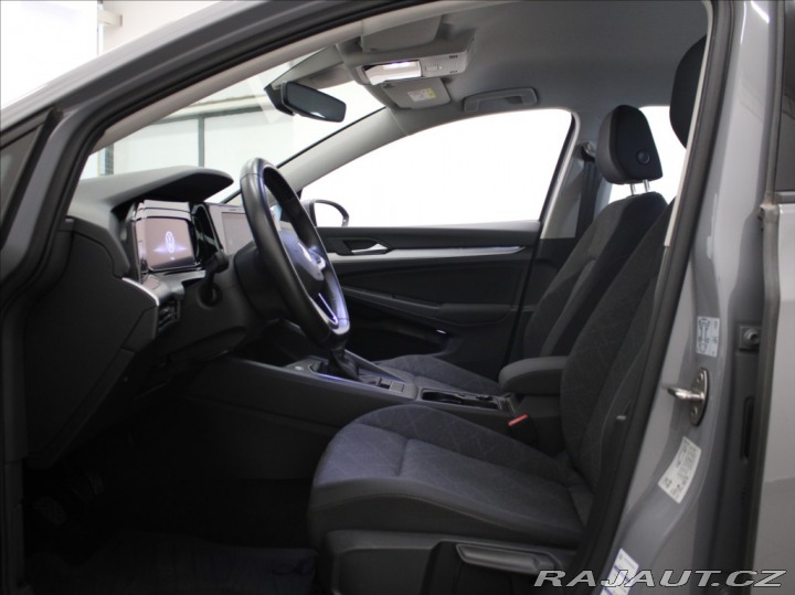 Volkswagen Golf 1,0 TSi 81kW Life ČR 130t 2021
