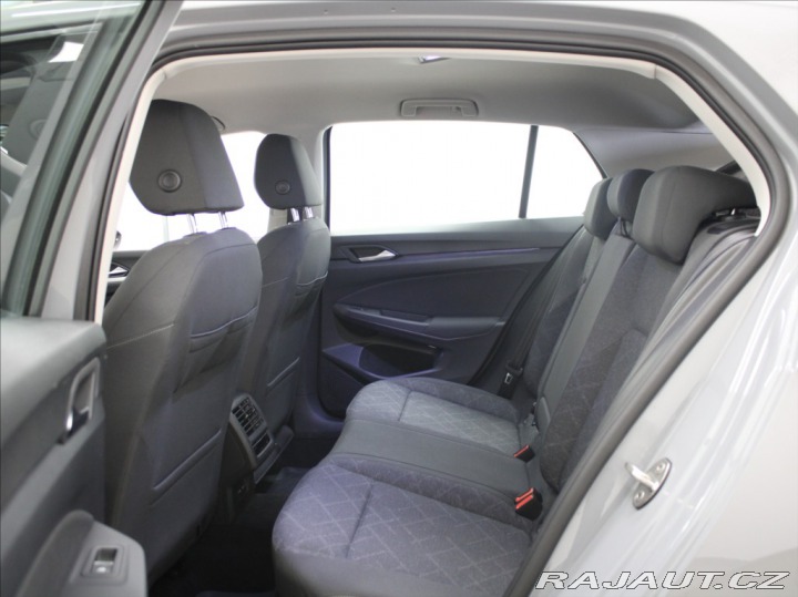 Volkswagen Golf 1,0 TSi 81kW Life ČR 130t 2021