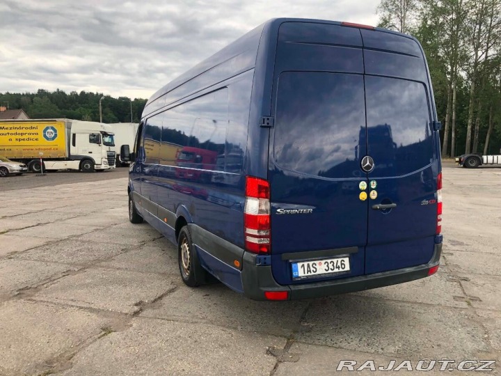 Mercedes-Benz Sprinter  2011