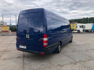 Mercedes-Benz Sprinter  2011