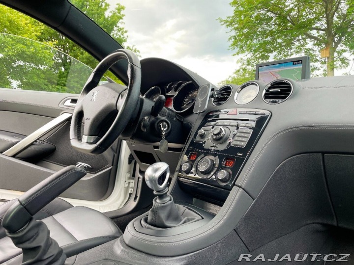 Peugeot RCZ 1,6   200 THP • 2011 • ma 2010