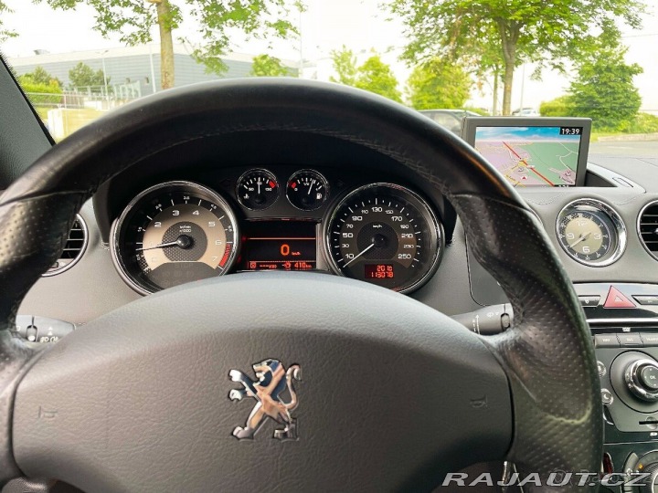 Peugeot RCZ 1,6   200 THP • 2011 • ma 2010