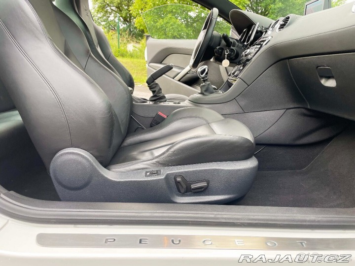 Peugeot RCZ 1,6   200 THP • 2011 • ma 2010