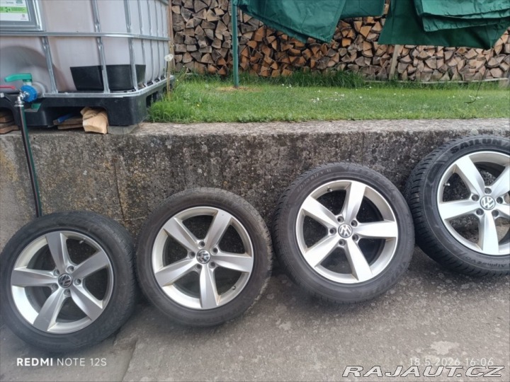 Volkswagen Sharan 2,0 TDi DSG HIGHLINE 2012