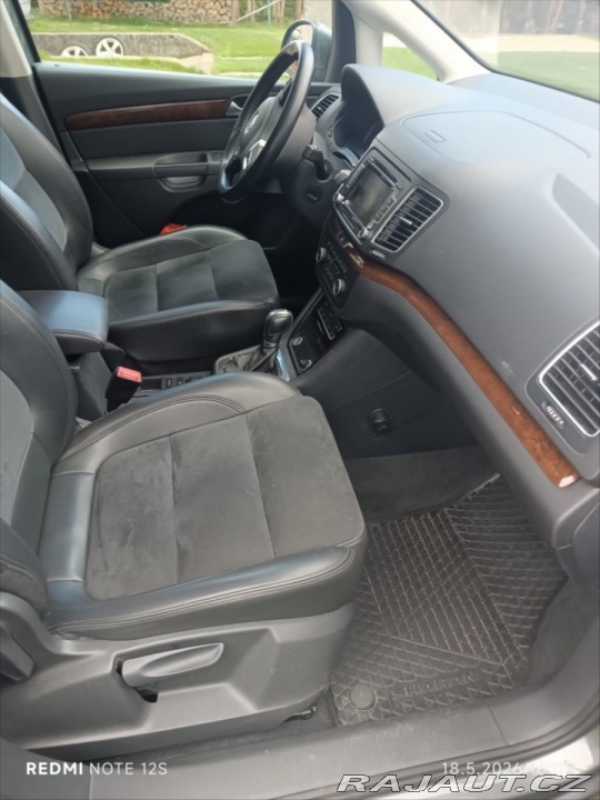 Volkswagen Sharan 2,0 TDi DSG HIGHLINE 2012