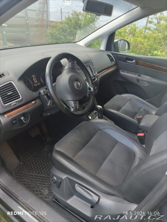Volkswagen Sharan 2,0 TDi DSG HIGHLINE 2012