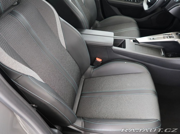 Peugeot 408 Allure,Hybrid,Automat,DPH 2025