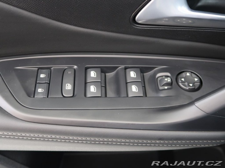 Peugeot 408 Allure,Hybrid,Automat,DPH 2025