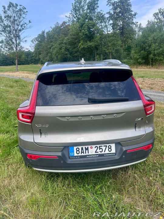 Volvo XC40 2,0 B4 AWD benzin 2021