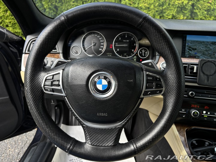 BMW 5 525d Individua nový motor 2012