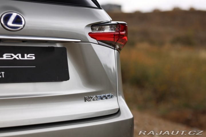 Lexus Ostatní modely NX 300h 300H 2,5 HEV PREMIUM (LUX 2015