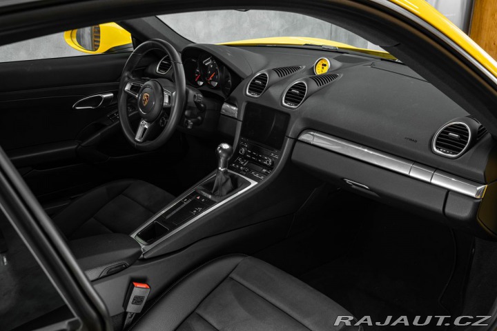 Porsche Cayman 2022