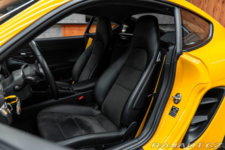 Porsche Cayman 2022