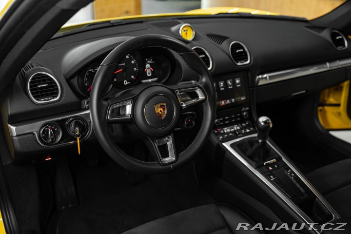 Porsche Cayman 2022