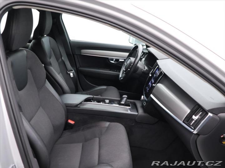 Volvo V90 2,0 D 145 kW Momentum Aut 2021