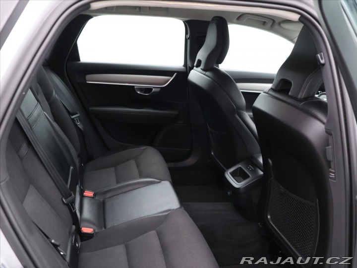 Volvo V90 2,0 D 145 kW Momentum Aut 2021