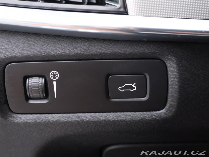 Volvo V90 2,0 D 145 kW Momentum Aut 2021