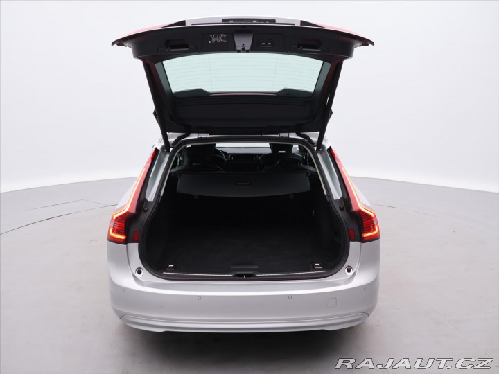 Volvo V90 2,0 D 145 kW Momentum Aut 2021