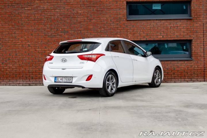 Hyundai i30 1.6 CRDi I Vyhrievané se 2016