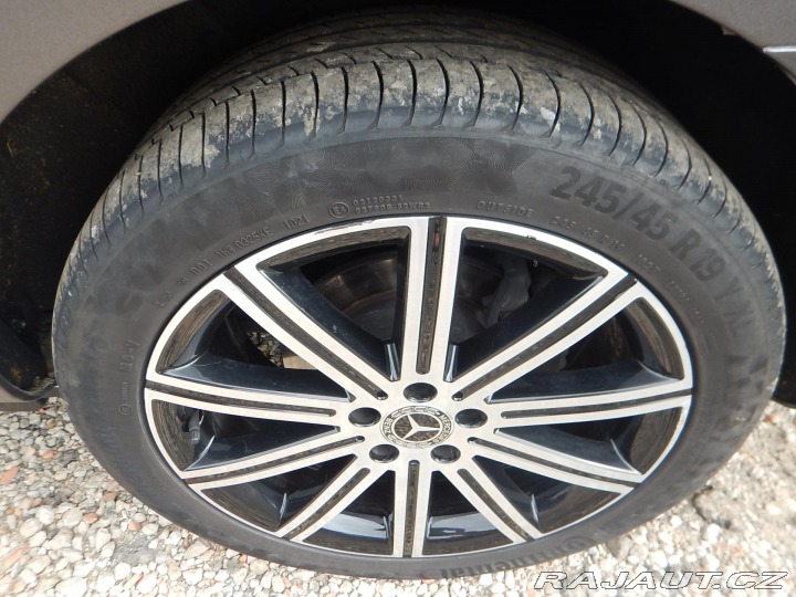 Mercedes-Benz V V 300 d, 7 MÍST, 174 kW 2021