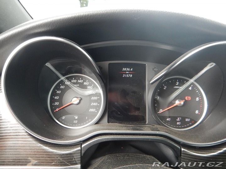Mercedes-Benz V V 300 d, 7 MÍST, 174 kW 2021