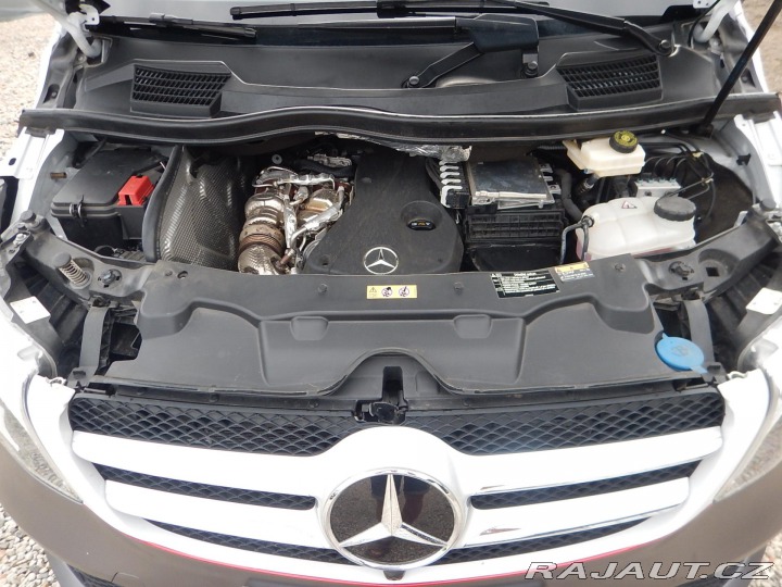 Mercedes-Benz V V 300 d, 7 MÍST, 174 kW 2021