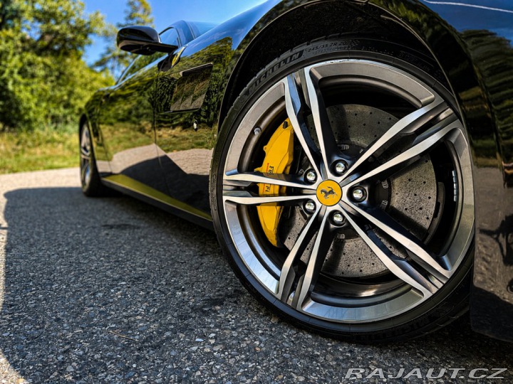 Ferrari GTC4Lusso V12 2018