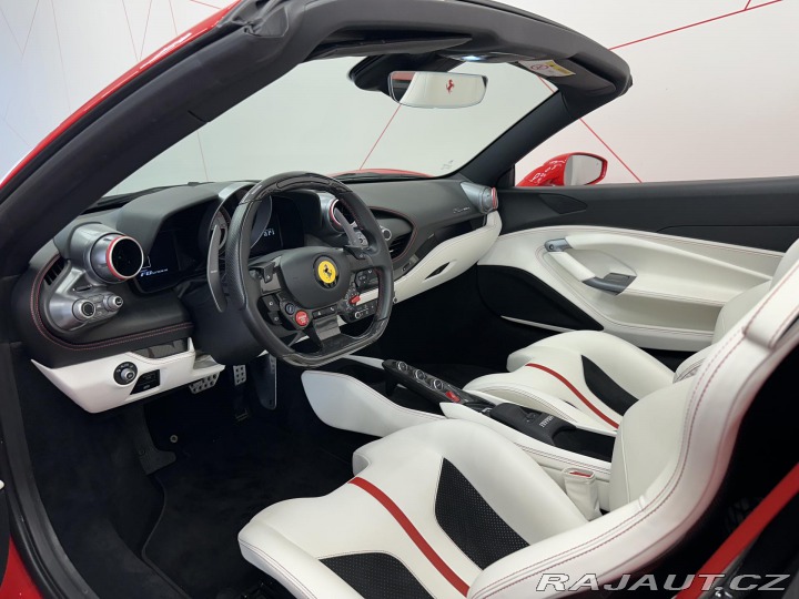 Ferrari F8 Spider*LIFT*DISPLAY*TEMPO 2022