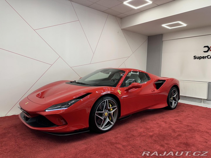 Ferrari F8 Spider*LIFT*DISPLAY*TEMPO 2022