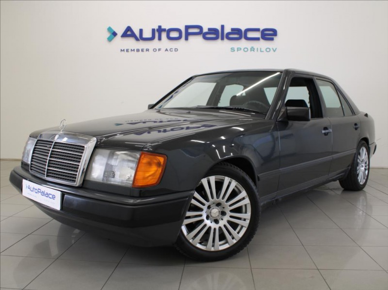 Mercedes-Benz E 2,3 230 97kW 4AT 171tkm.