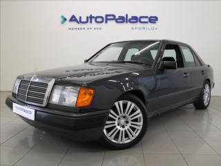 Mercedes-Benz E 2,3 230 97kW 4AT 171tkm.