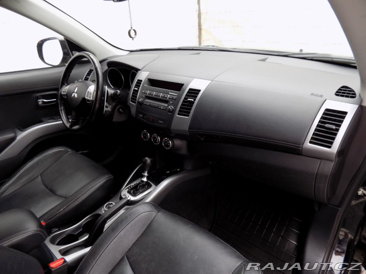 Mitsubishi Outlander 2.2DI-D/AWD/1.Maj.ČR/7.mí 2012