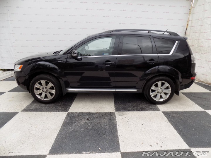 Mitsubishi Outlander 2.2DI-D/AWD/1.Maj.ČR/7.mí 2012