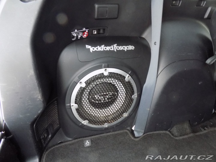 Mitsubishi Outlander 2.2DI-D/AWD/1.Maj.ČR/7.mí 2012