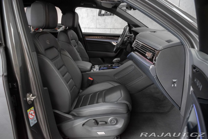 Volkswagen Touareg 3.0 TDI R-LINE*ZÁRUKA*TAŽ 2024