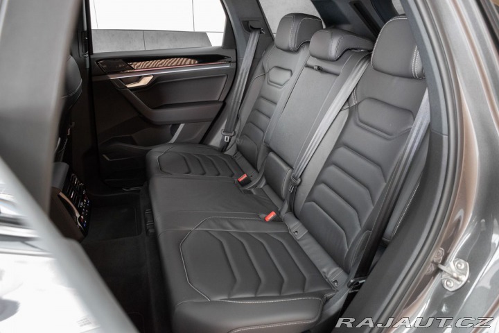 Volkswagen Touareg 3.0 TDI R-LINE*ZÁRUKA*TAŽ 2024