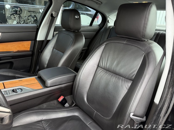 Jaguar XF 3,0 V6 Diesel Lux Automat 2010