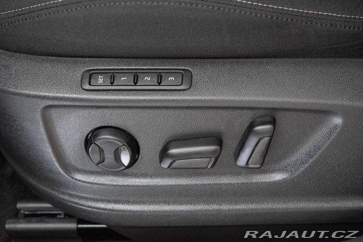 Škoda Karoq 2.0TDI 4x4*TAŽNÉ*WEBASTO* 2023