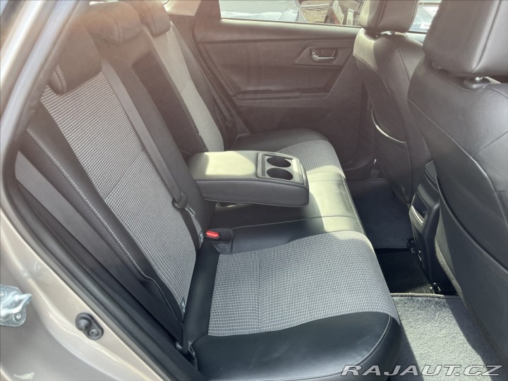 Toyota Auris 1,8 i 73kW HYBRID EXECUTI 2016