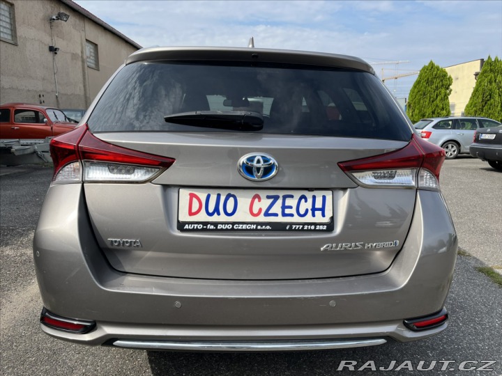 Toyota Auris 1,8 i 73kW HYBRID EXECUTI 2016