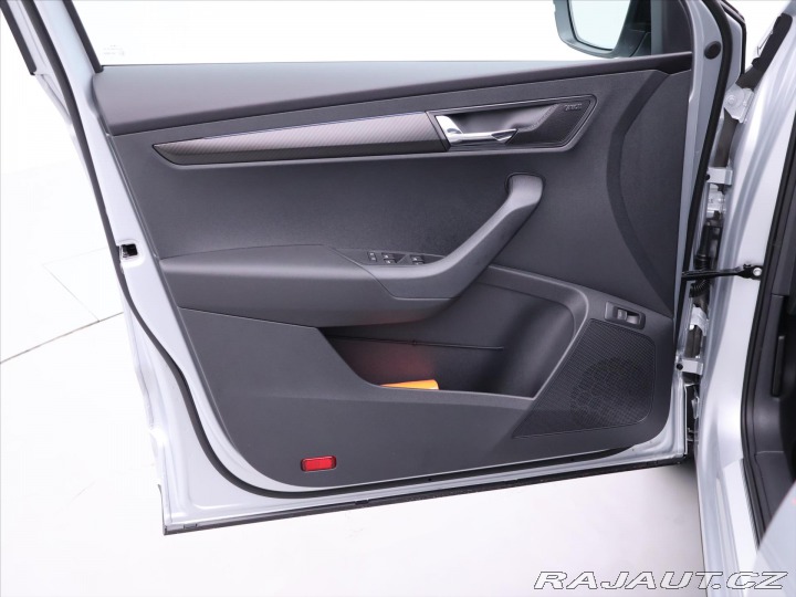 Škoda Karoq 2,0 TDI Sportline 4x4 DSG 2025