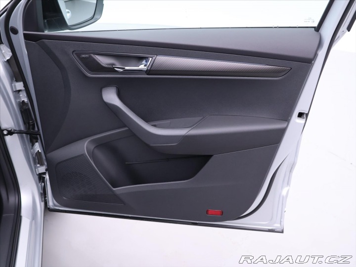 Škoda Karoq 2,0 TDI Sportline 4x4 DSG 2025
