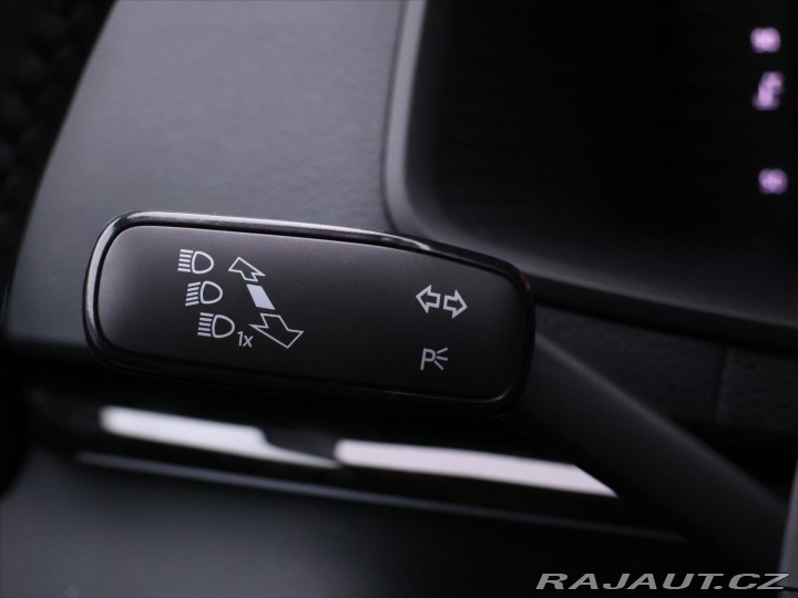 Škoda Karoq 2,0 TDI Sportline 4x4 DSG 2025
