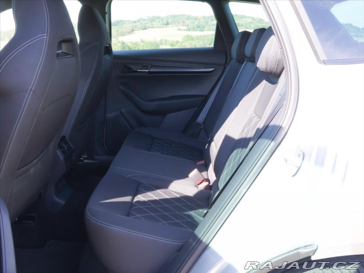 Škoda Karoq 2,0 2.0 TDI Sportline 4x4 2025