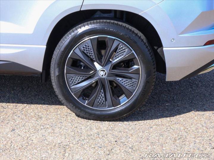 Škoda Karoq 2,0 2.0 TDI Sportline 4x4 2025