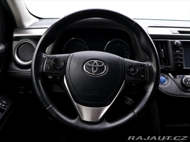 Toyota RAV4 2,5 HEV 114kW Executive 4 2018