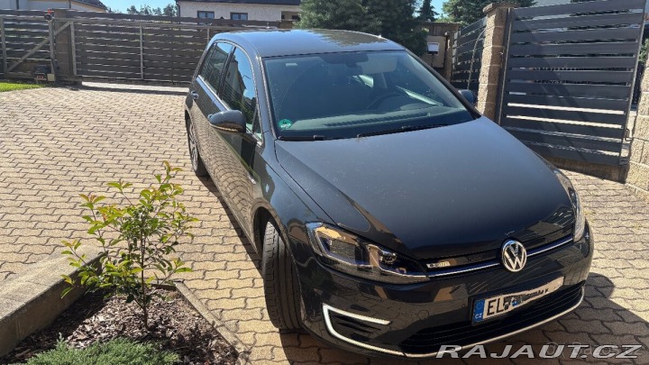 Volkswagen Golf -e 2021
